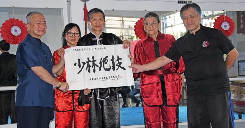 Pode ser uma imagem de artes marciais e texto