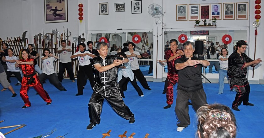 Pode ser uma imagem de artes marciais e texto